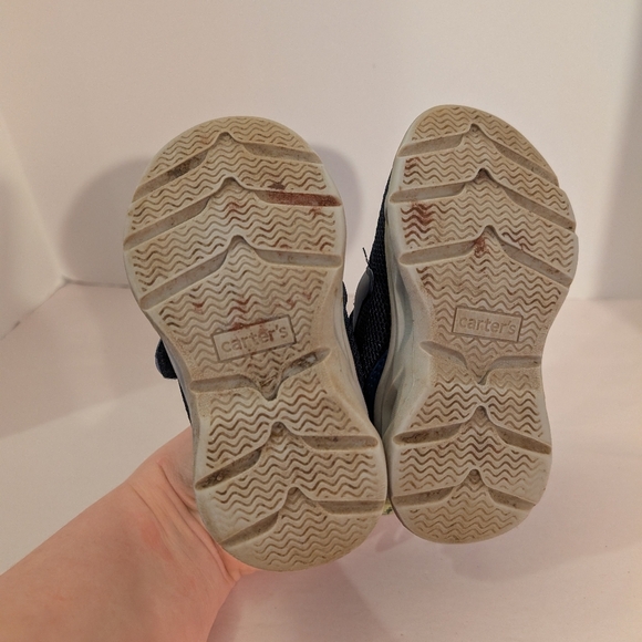 Carter's Toddler Boy Light Up Velcro Strap Shark-Themed Sneakers in Size 7 - Picture 8 of 10